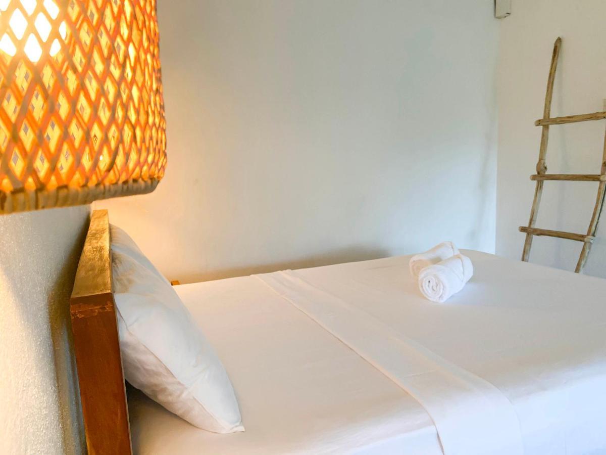 Sky Breeze Hotel Унаватуна Екстериор снимка