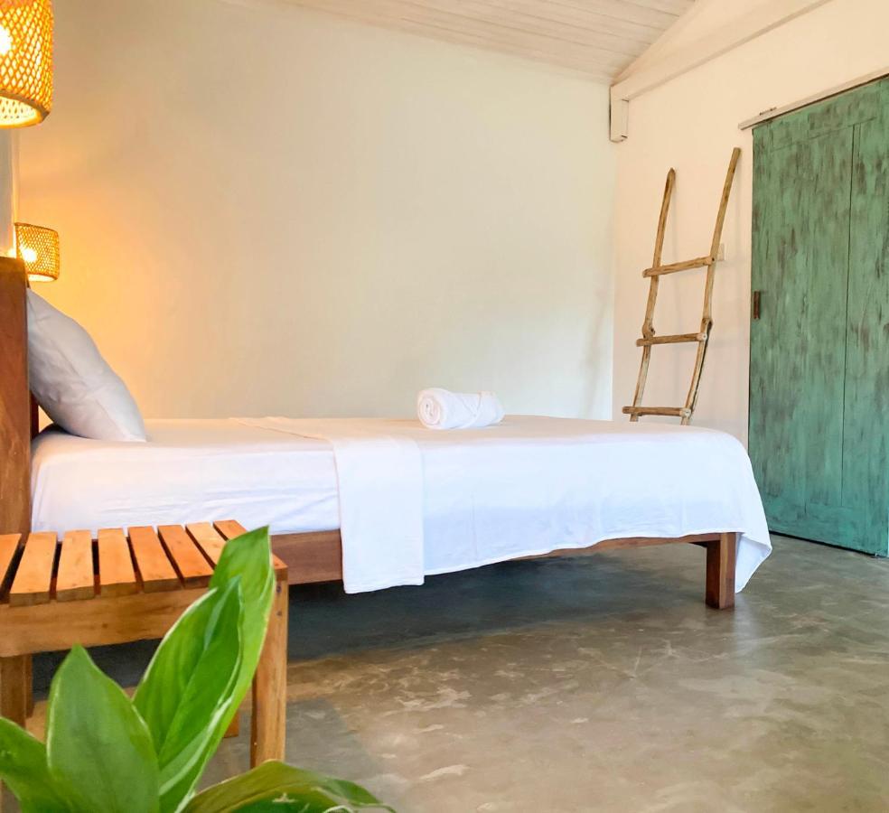 Sky Breeze Hotel Унаватуна Екстериор снимка