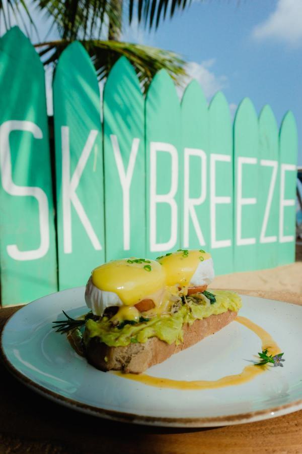 Sky Breeze Hotel Унаватуна Екстериор снимка